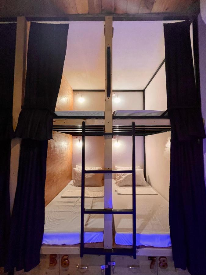 Momo Hostel Moalboal Eksteriør bilde